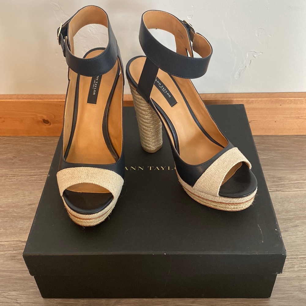 Ann Taylor Peep Platform heels, size 9